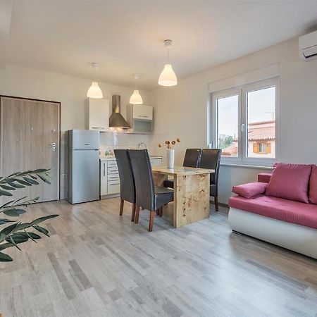 2 Bedroom Apartment Peroj Fažana Екстериор снимка