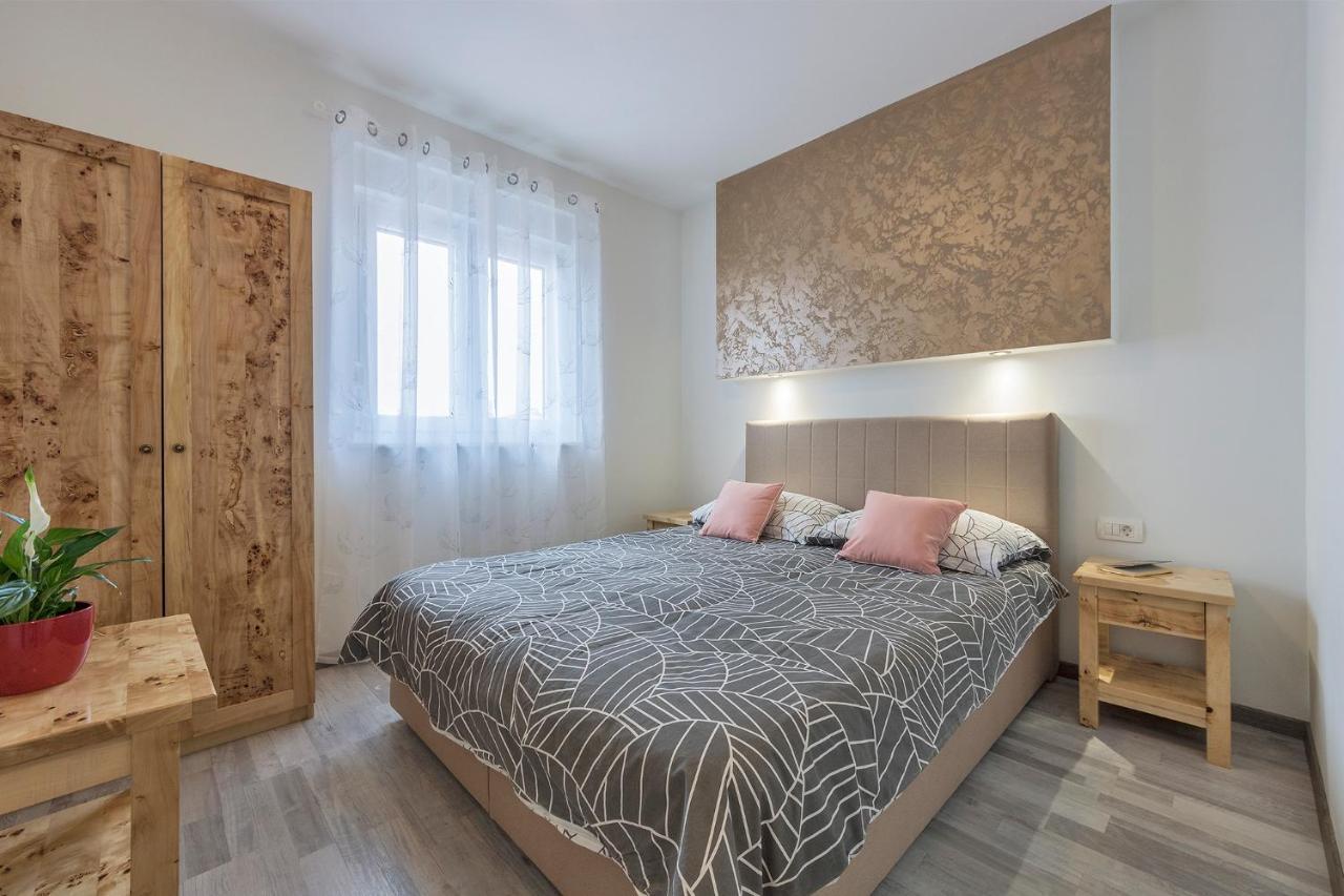 2 Bedroom Apartment Peroj Fažana Екстериор снимка