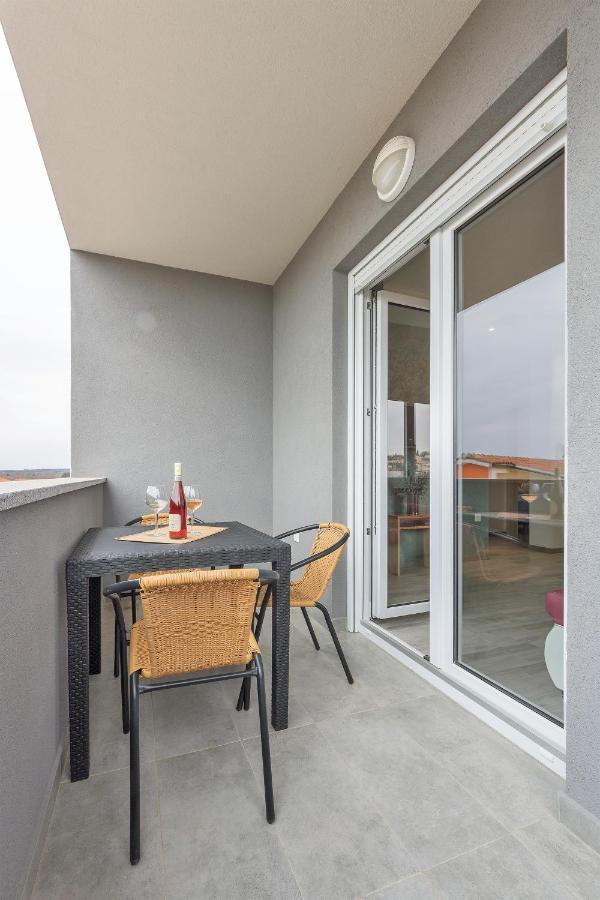 2 Bedroom Apartment Peroj Fažana Екстериор снимка