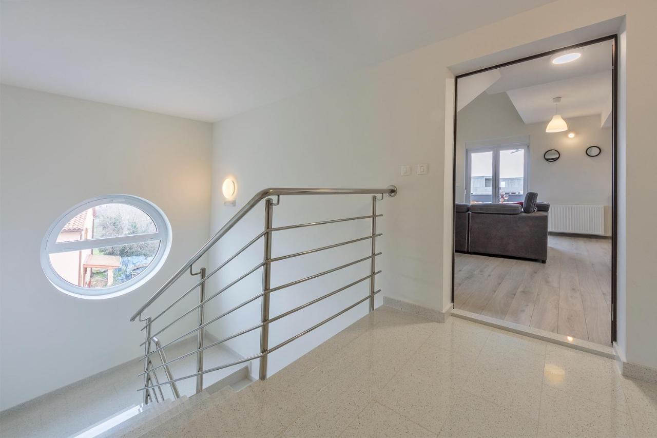 2 Bedroom Apartment Peroj Fažana Екстериор снимка